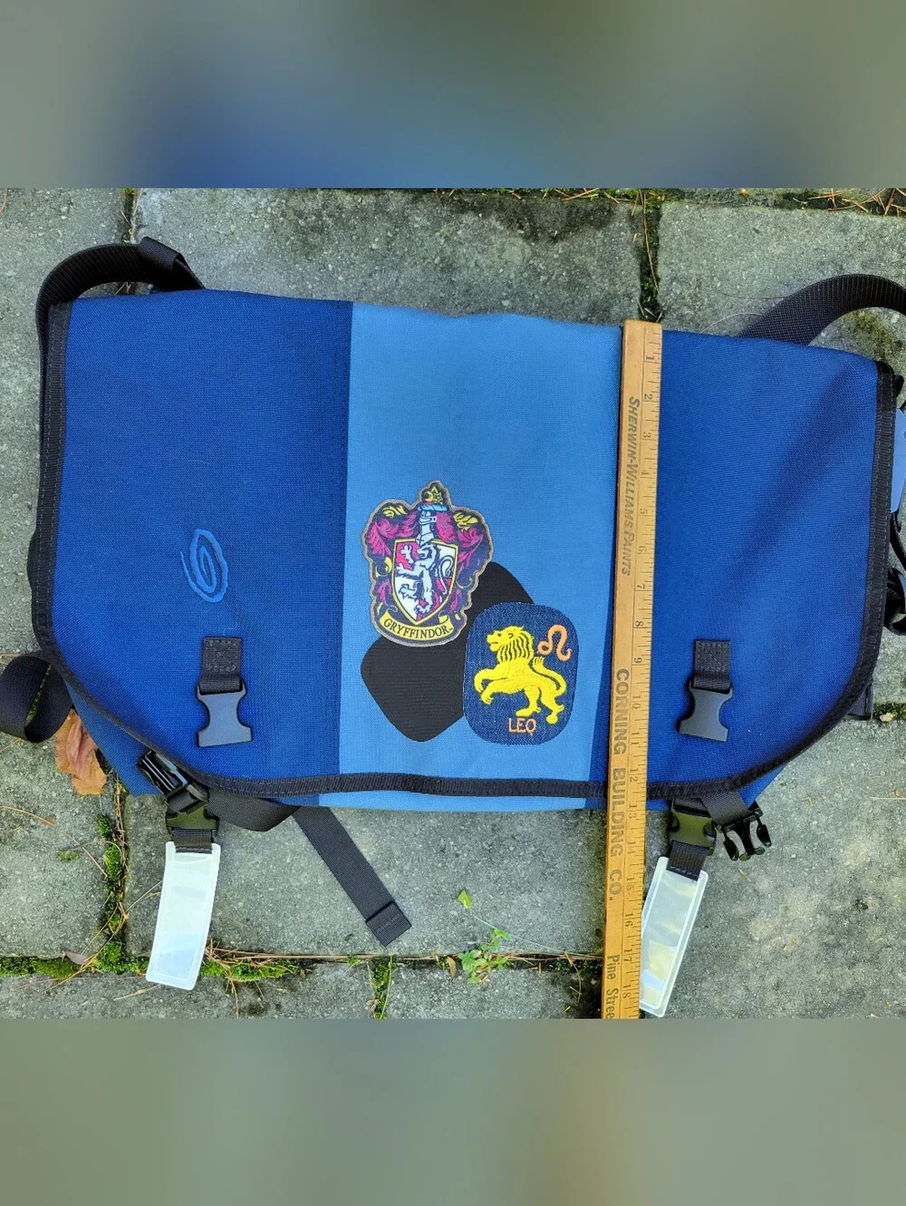 Timbuk2 Large Messenger Bag Crossbody Sling Blue Gryffindor Leo Lion Patches
